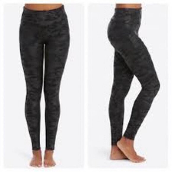 Spanx Look At Me Now Camo Leggings Athletic Stretchy Size Small - Picture 1 of 6